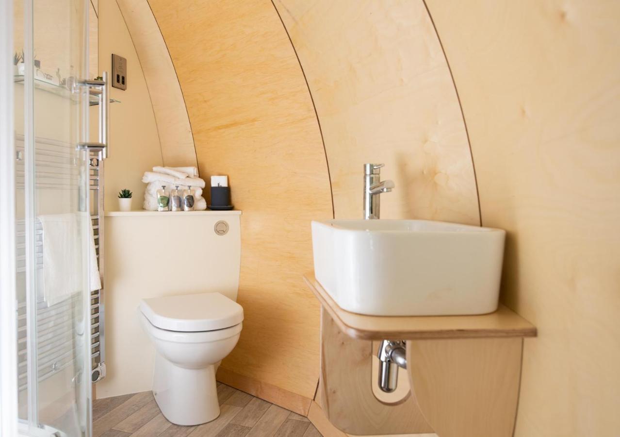 Luxe tent Kinelarty Luxury Glamping Pods *